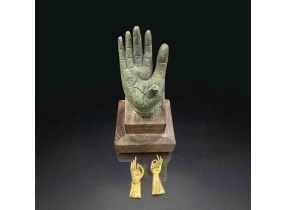 Bàn tay Phật chất liệu Đồng-Vàng 