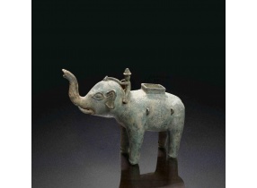 Đèn hình voi thuộc Văn hóa Đông Sơn 
